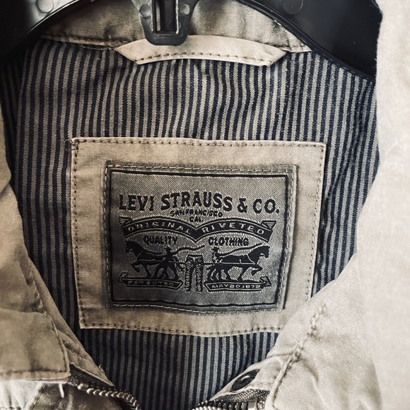 Levi’s women’s hooded utility jacket roll tab sleeves drawstring waist SZ S gray - Picture 4 of 16